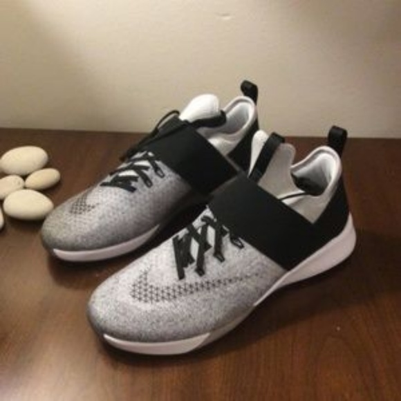 NEW NWT Nike Air Zoom Strong Shoe Trainers - Picture 2 of 7